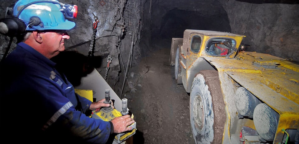 Operator controls an LHD underground with RRC